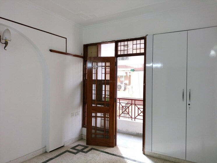 Room, sector 4 dwarka 4 Bedroom 1900 Sq.Ft. Apartment In Sector 4 Dwarka Delhi 8949496
