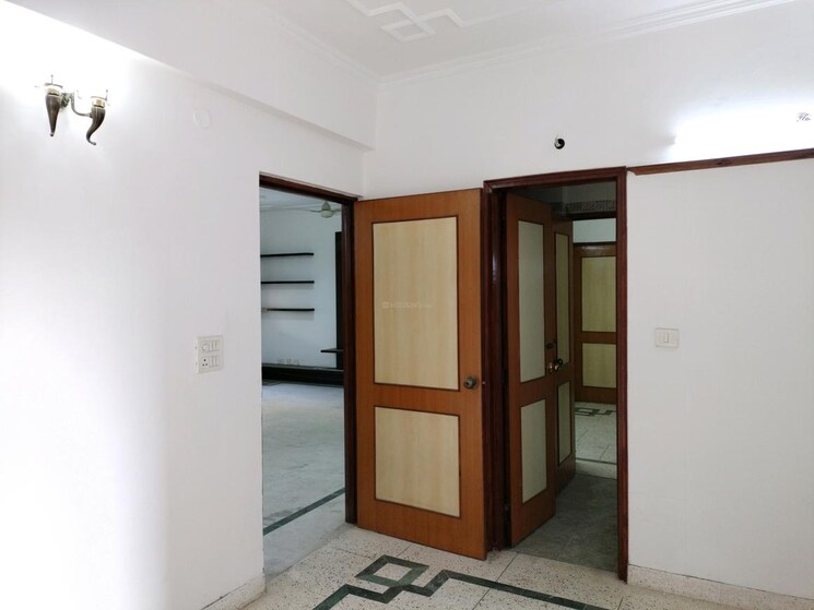 Room, sector 4 dwarka 4 Bedroom 1900 Sq.Ft. Apartment In Sector 4 Dwarka Delhi 8949496