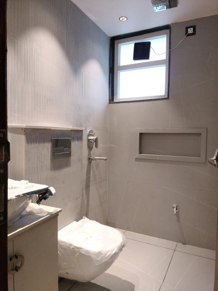 Bathroom, sector 4 dwarka 4 Bedroom 1900 Sq.Ft. Apartment In Sector 4 Dwarka Delhi 8949496