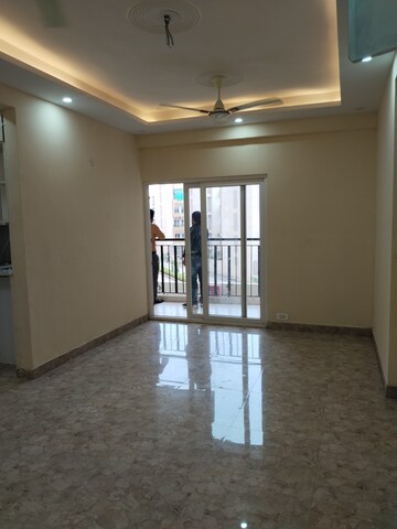 Room in 3.5 BHK Apartment at Amrapali Terrace Homes, Tech Zone 4 Greater Noida – for Rent