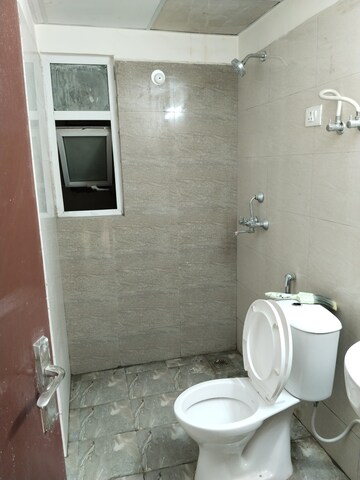Bathroom in 3.5 BHK Apartment at Amrapali Terrace Homes, Tech Zone 4 Greater Noida – for Rent