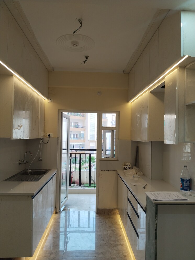 Kitchen, amrapali-terrace-homes 3.5 Bedroom 1600 Sq.Ft. Apartment In Tech Zone 4 Greater Noida Greater Noida 8949522