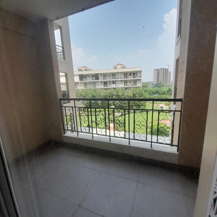 Room, international airport road 4 Bedroom 2284 Sq.Ft. Apartment In International Airport Road Zirakpur 8949122