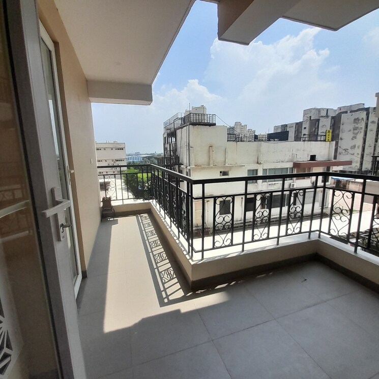 Balcony, international airport road 4 Bedroom 2284 Sq.Ft. Apartment In International Airport Road Zirakpur 8949122
