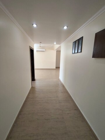 Building Lobby in 3 BHK Apartment at The New Greenwood, Sector 52 – for Rent