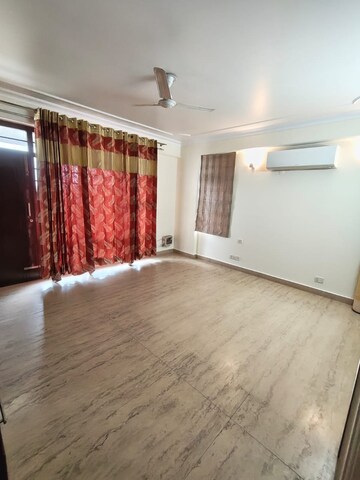 Bedroom in 3 BHK Apartment at The New Greenwood, Sector 52 – for Rent
