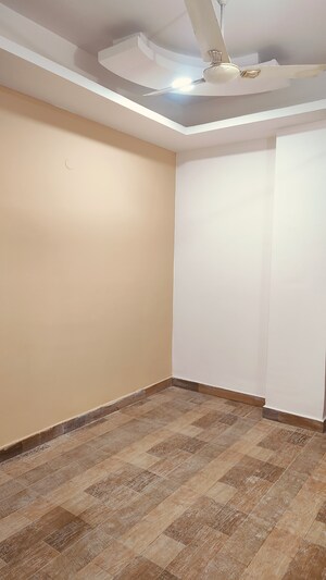 Room in 1 BHK Builder Floor at Sector 104 – for Sale