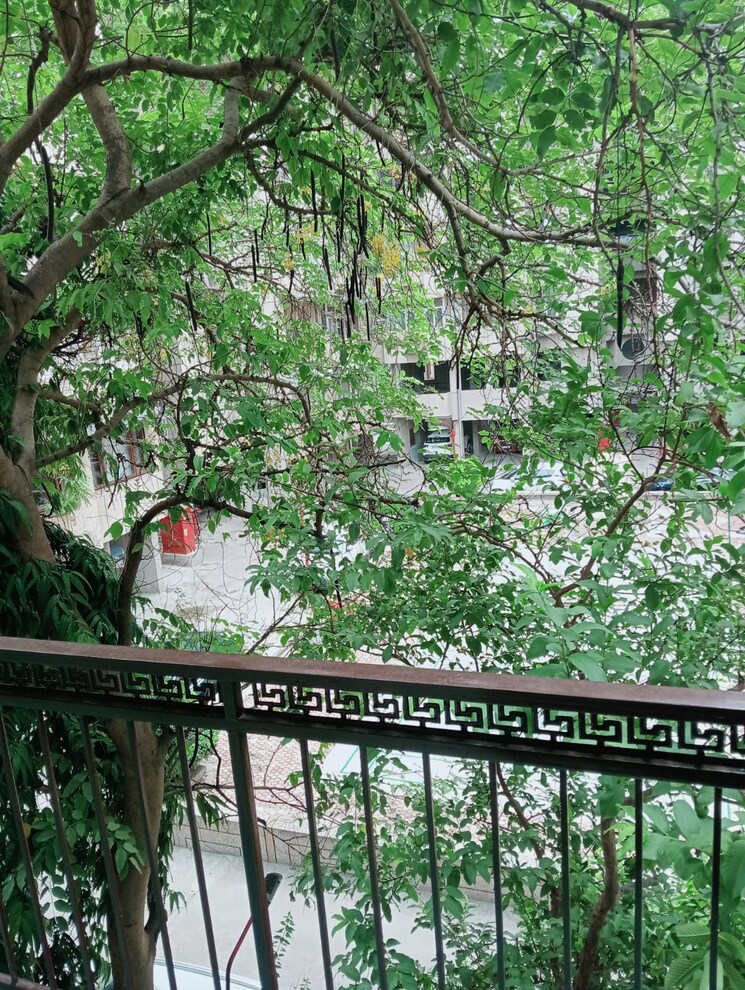 Balcony, patparganj 3 Bedroom 1350 Sq.Ft. Apartment In Patparganj Delhi 8949569