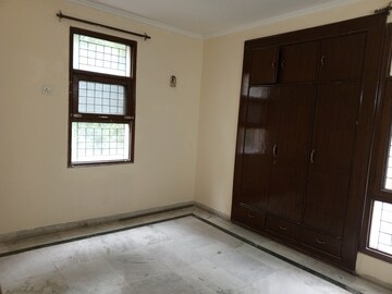Room in 3 BHK Apartment at Prerna Apartment, Sector 56 – for Rent