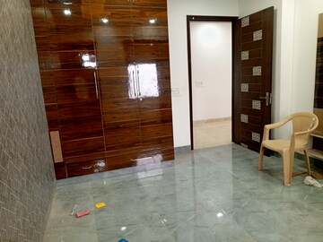 Room in 3 BHK Apartment at Chandra Apartments, Sector 55 – for Rent