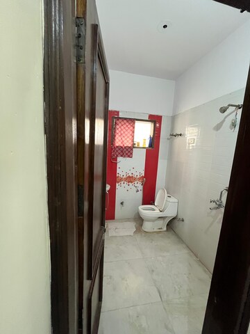 Building Lobby in 2 BHK Builder Floor at Sector 38 – for Rent