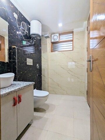 Kitchen in 3.5 BHK Apartment at Chandra Apartments, Sector 55 – for Rent