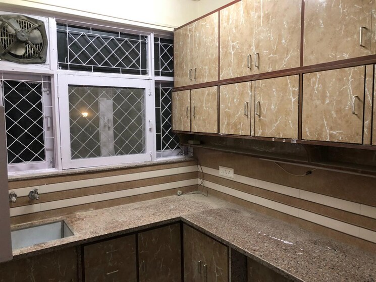 Kitchen, palam vihar 3 Bedroom 270 Sq.Yd. Builder Floor In Palam Vihar Gurgaon 8949581