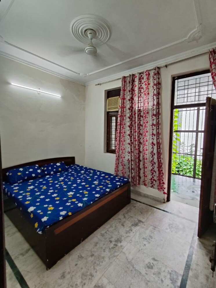 Bedroom, ardee-city 4 Bedroom 300 Sq.Ft. Builder Floor In Sector 52 Gurgaon 8949588