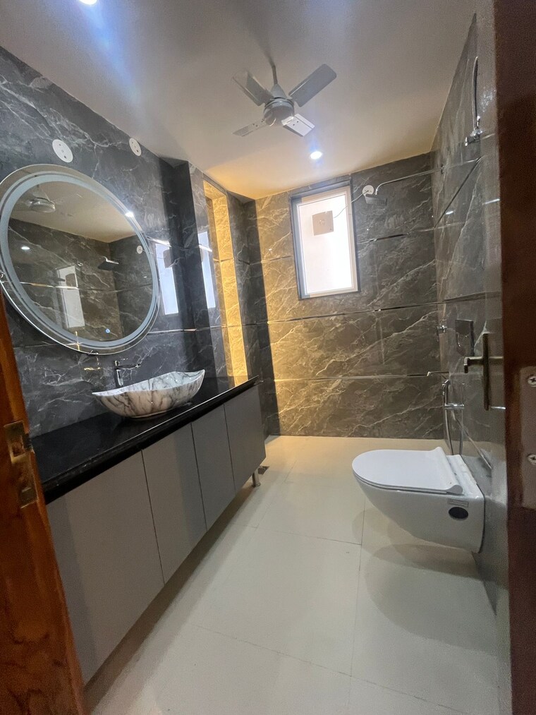 Bathroom, sector 67 4 Bedroom 278 Sq.Yd. Builder Floor In Sector 67 Gurgaon 8949589