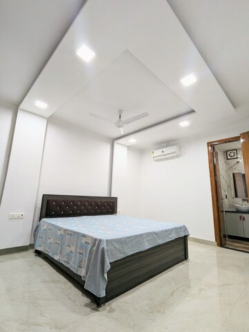 Furnished Amenities in 3 BHK Builder Floor at Ardee City, Sector 52 – for Rent