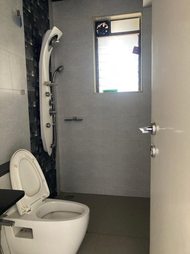 Bathroom, paradise-sai-spring 3 Bedroom 1610 Sq.Ft. Apartment In Kharghar Sector 35g Navi Mumbai 8949610