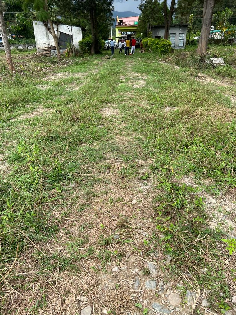 Garden, sahastradhara road  150 Sq.Yd. Plot In Sahastradhara Road Dehradun 8949612