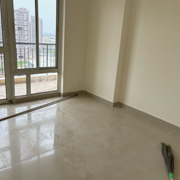 Room in 3 BHK Apartment at Piedmont Taksila Heights, Sector 37c – for Rent