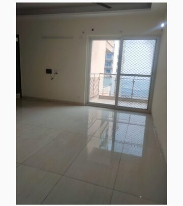 Room in 3 BHK Apartment at Gaur Sportswood, Sector 79 – for Rent