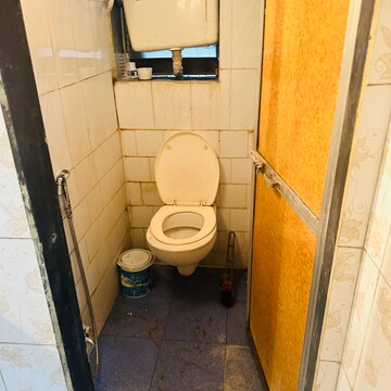Bathroom in 1 BHK Apartment at Bhandup West – for Rent