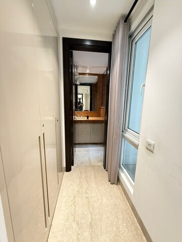 Room in 4 BHK Builder Floor at Hauz Khas Enclave – for Rent
