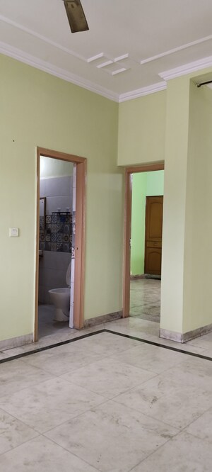 Room in 2 BHK Builder Floor at SS Mayfield Gardens, Sector 51 – for Sale