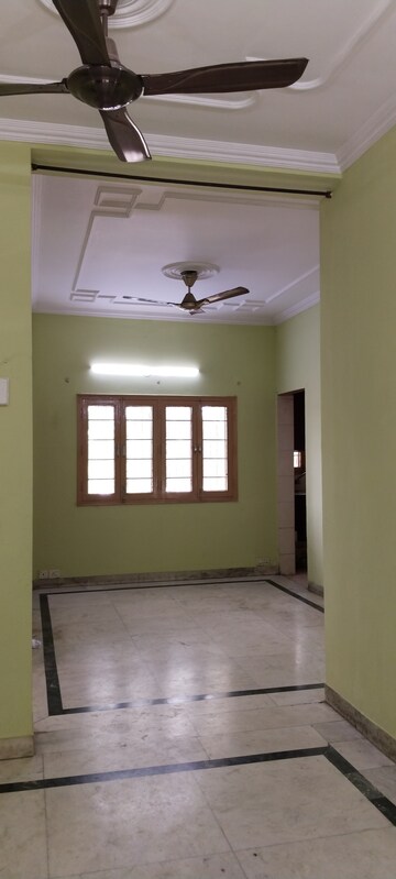 Room in 2 BHK Builder Floor at SS Mayfield Gardens, Sector 51 – for Sale