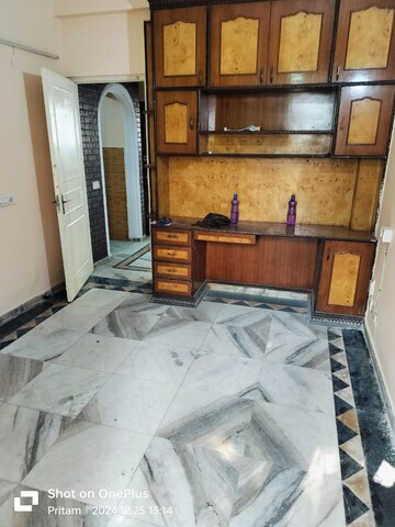 Kitchen in 3.5 BHK Apartment at Ashoka Group Housing Society, Sector 56 – for Rent