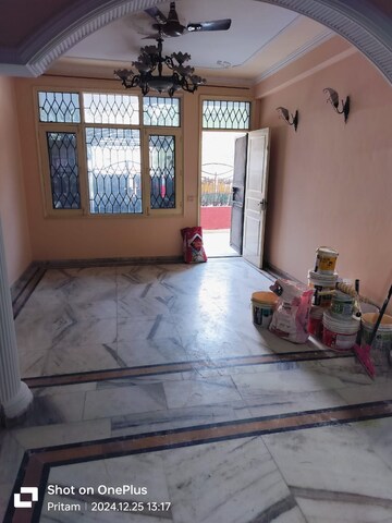 Room in 3.5 BHK Apartment at Ashoka Group Housing Society, Sector 56 – for Rent