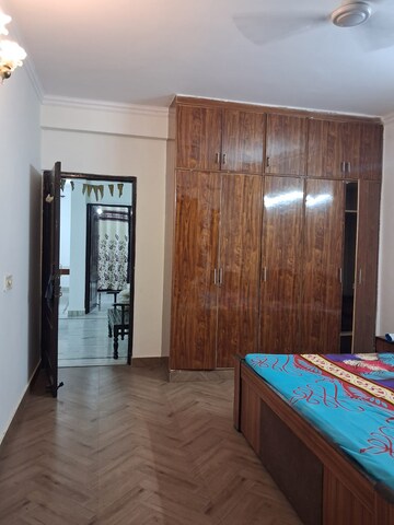 3 BHK Apartment For Rent in Shri Banke Vihari, Sector 56