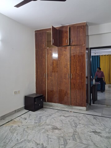 Room in 3 BHK Apartment at Shri Banke Vihari, Sector 56 – for Rent