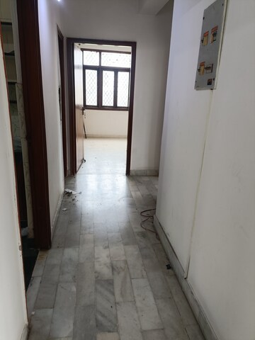 Building Lobby in 2 BHK Apartment at Ansal Sushant Apartments, Sushant Lok I – for Rent
