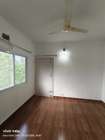Room in 2 BHK Apartment at Vasant Kunj – for Rent