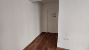 Room in 3 BHK Apartment at Mahindra Vivante, Andheri East – for Sale