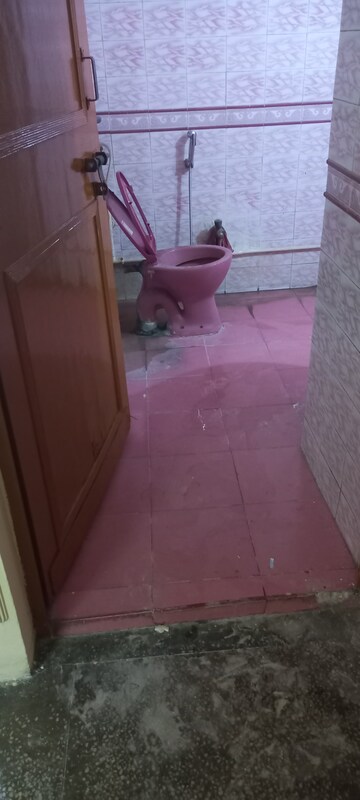 Attached Bathroom in 1.5 BHK Apartment at Ip Extension – for Rent