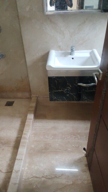 Furnished Amenities in 3 BHK Builder Floor at Saket – for Rent