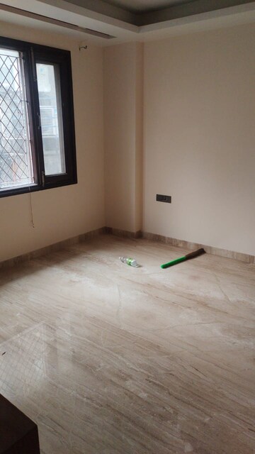 Room in 3 BHK Builder Floor at Saket – for Rent
