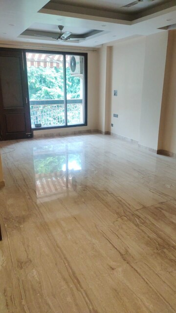 Room in 3 BHK Builder Floor at Saket – for Rent