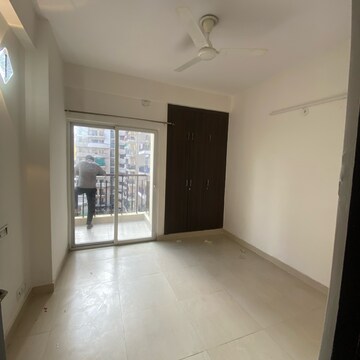 Room in 3 BHK Apartment at Aims Golf Avenue II, Sector 75 – for Rent
