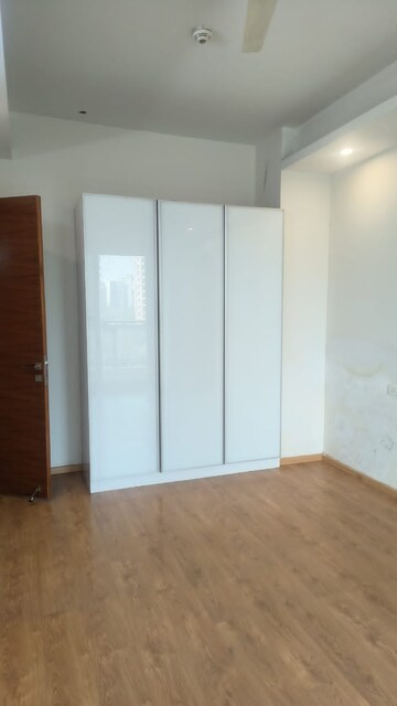Room in 4 BHK Apartment at Godrej Woods, Sector 43 – for Rent