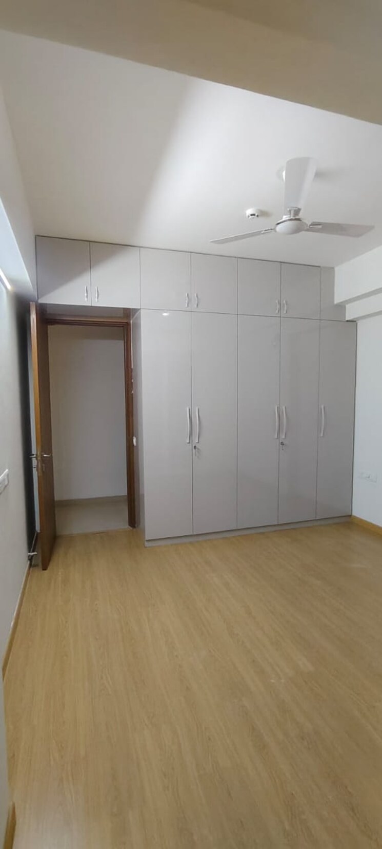 Room, godrej-woods 4 Bedroom 2259 Sq.Ft. Apartment In Sector 43 Noida 8949774