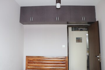 Furnished Amenities in 2 BHK Apartment at Mira Road East – for Sale