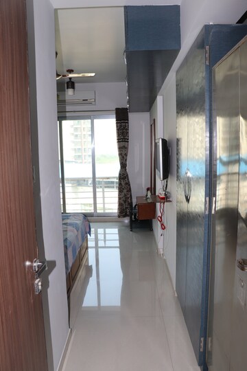 Furnished Amenities in 2 BHK Apartment at Mira Road East – for Sale