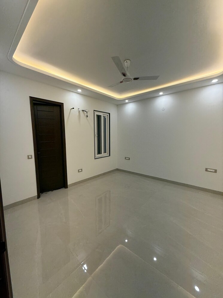 Room, green fields colony 4 Bedroom 4050 Sq.Ft. Builder Floor In Green Fields Colony Faridabad 8949803