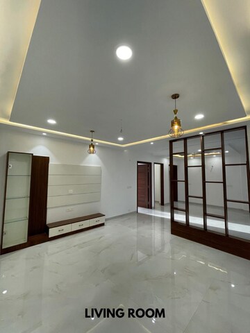 Room in 3 BHK Builder Floor at Sector 11 – for Rent