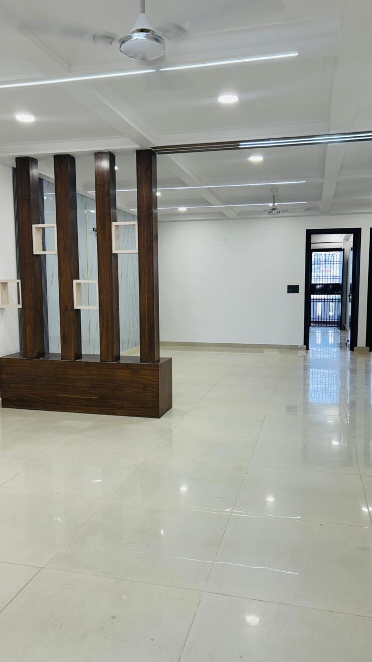 Room, green fields colony 3 Bedroom 1800 Sq.Ft. Builder Floor In Green Fields Colony Faridabad 8949819