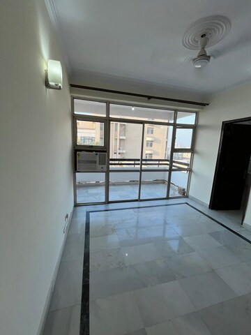 Room in 3 BHK Apartment at Ansal Sushant Estate, Sector 52 – for Rent