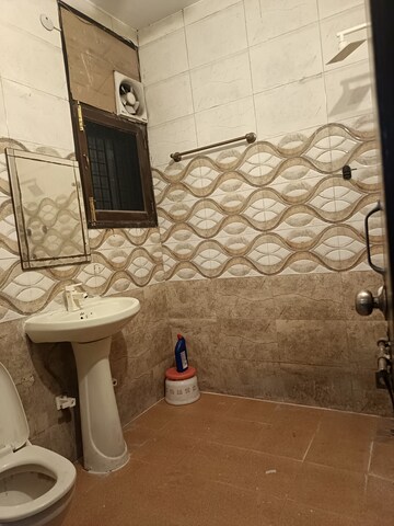 Bathroom in 3 BHK Independent House at Sector 31 – for Rent