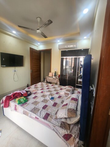 Bedroom in 2 BHK Builder Floor at Palm Residency Chhatarpur, Chattarpur – for Rent
